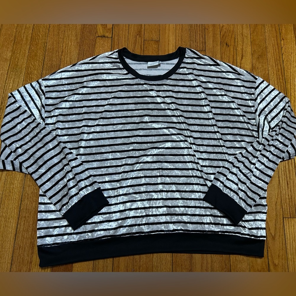 Creasant Drive Velour Stripped Lightweight Blouses Size 5X Fits Like A 4X